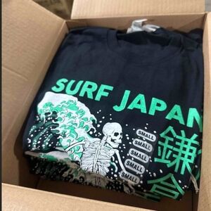 12 SHIRTS Black Surf Japan Graphic T-Shirt